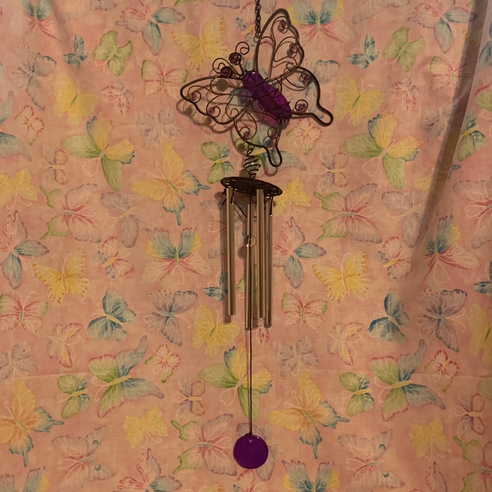 🦋 Purple butterfly wind chime. Brand new. Really cute